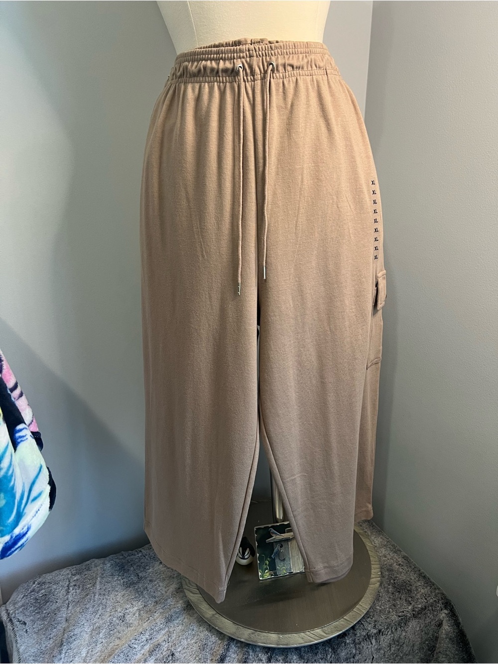 Hasting & Smith Size XL Light Brown Elastic Waist Wide Leg Knit Capri Pants